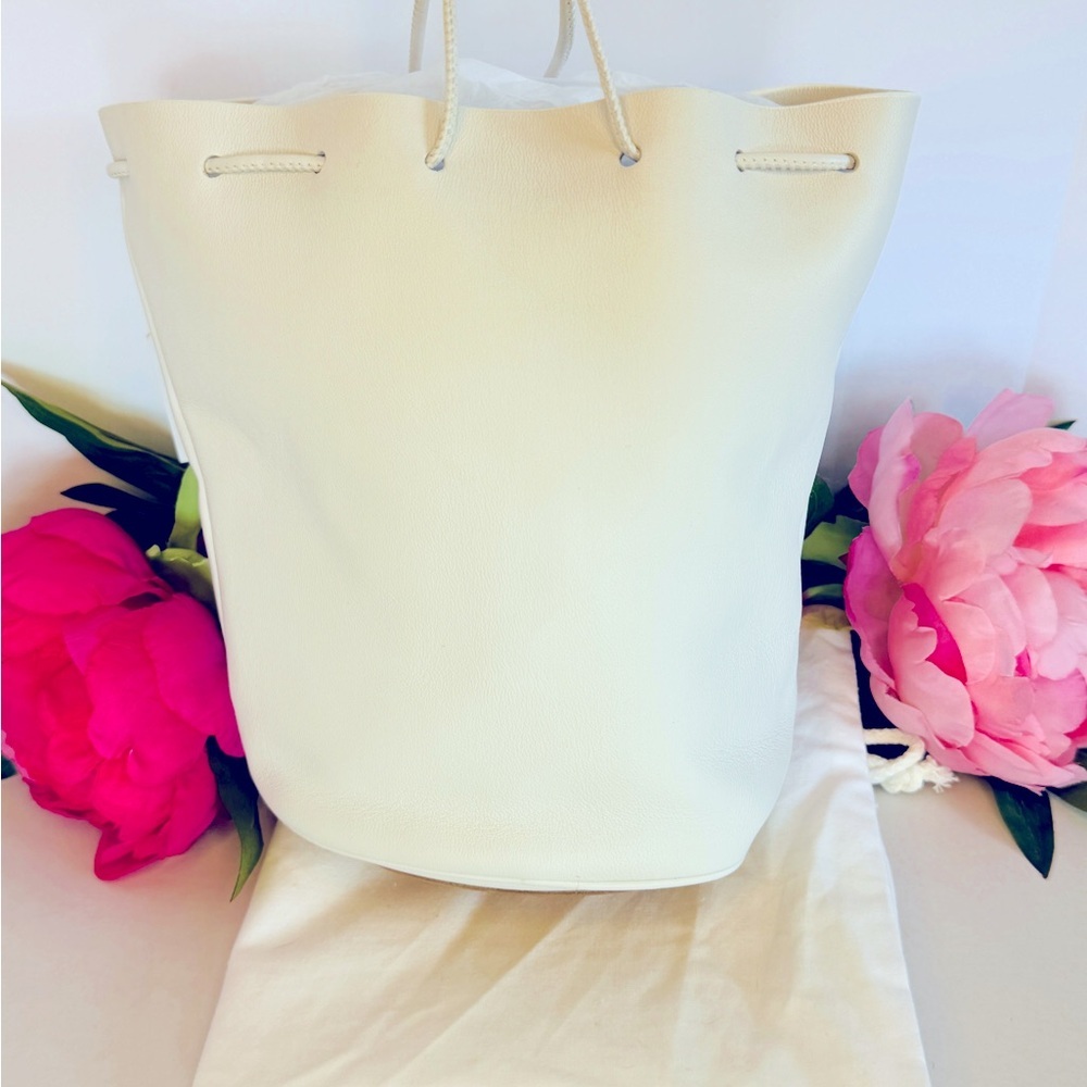 🤍MAISON MARGIELA🤍Tabi White Leather Bucket Bag - Picture 3 of 12
